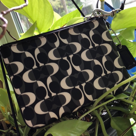 💝COACH Wristlet & COACH POPPY WRISTLET ! "HOT" 💝 - Picture 3 of 7